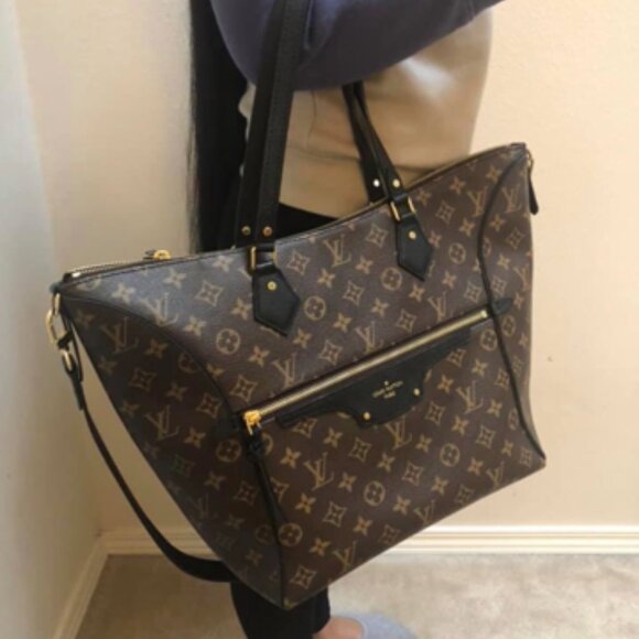 Louis Vuitton Discontinued Monogram Tournelle MM in Noir - Rare - Picture 4 of 12